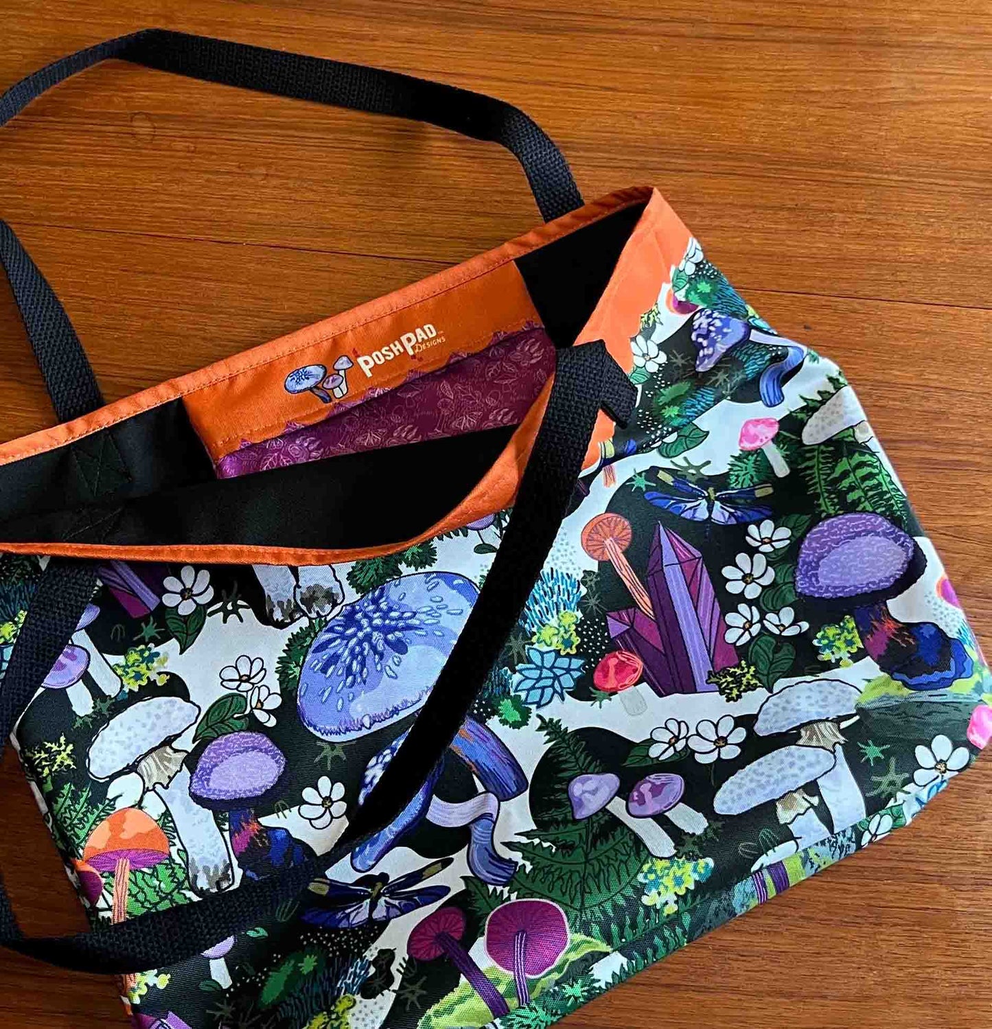 Photo of the inside pocket of the tote.