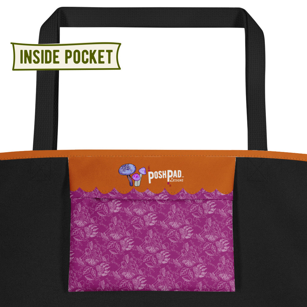 This is a photo of the large inside pocket.